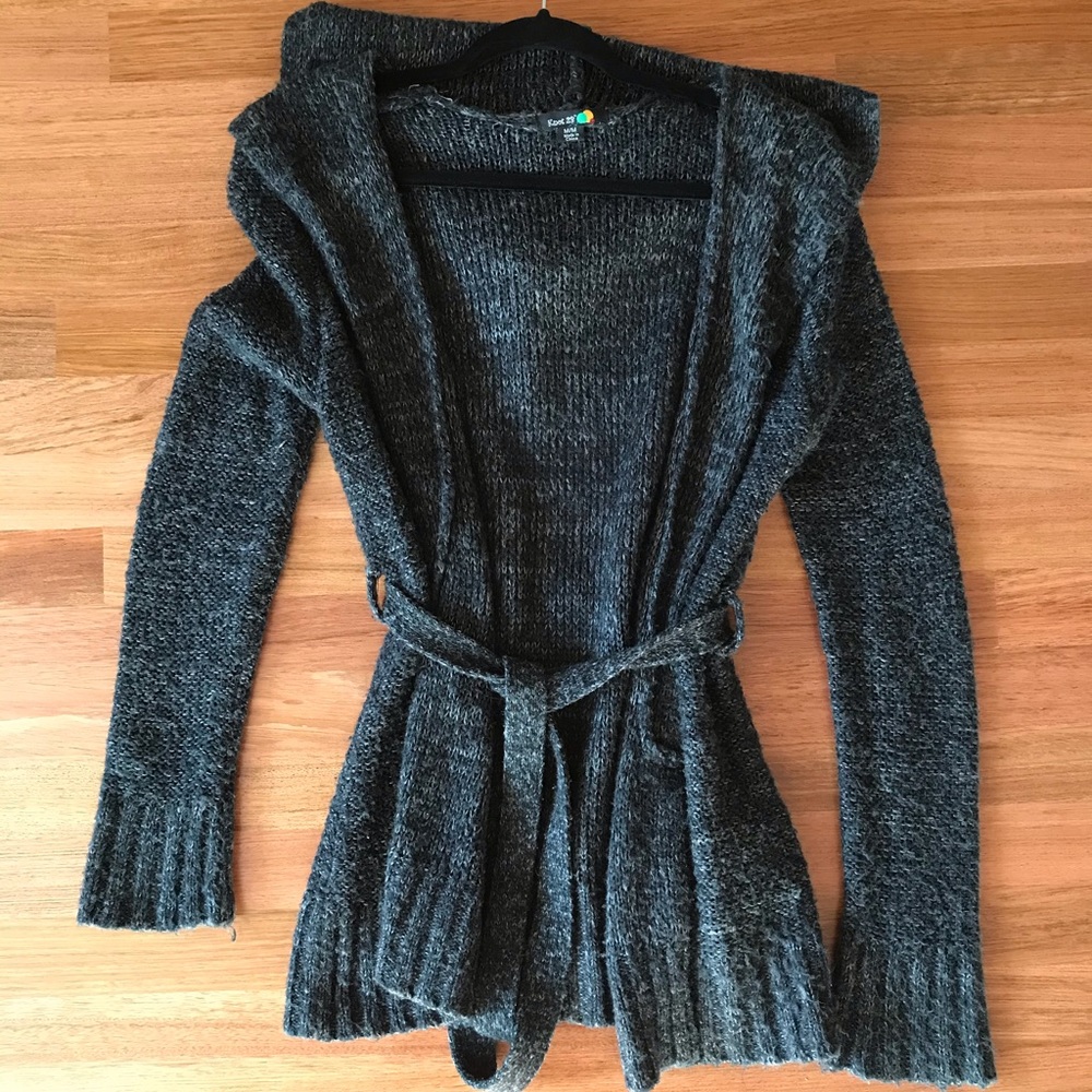 🌈 2/$10 Comfy dark gray sweater with belt and hood - Picture 1 of 6